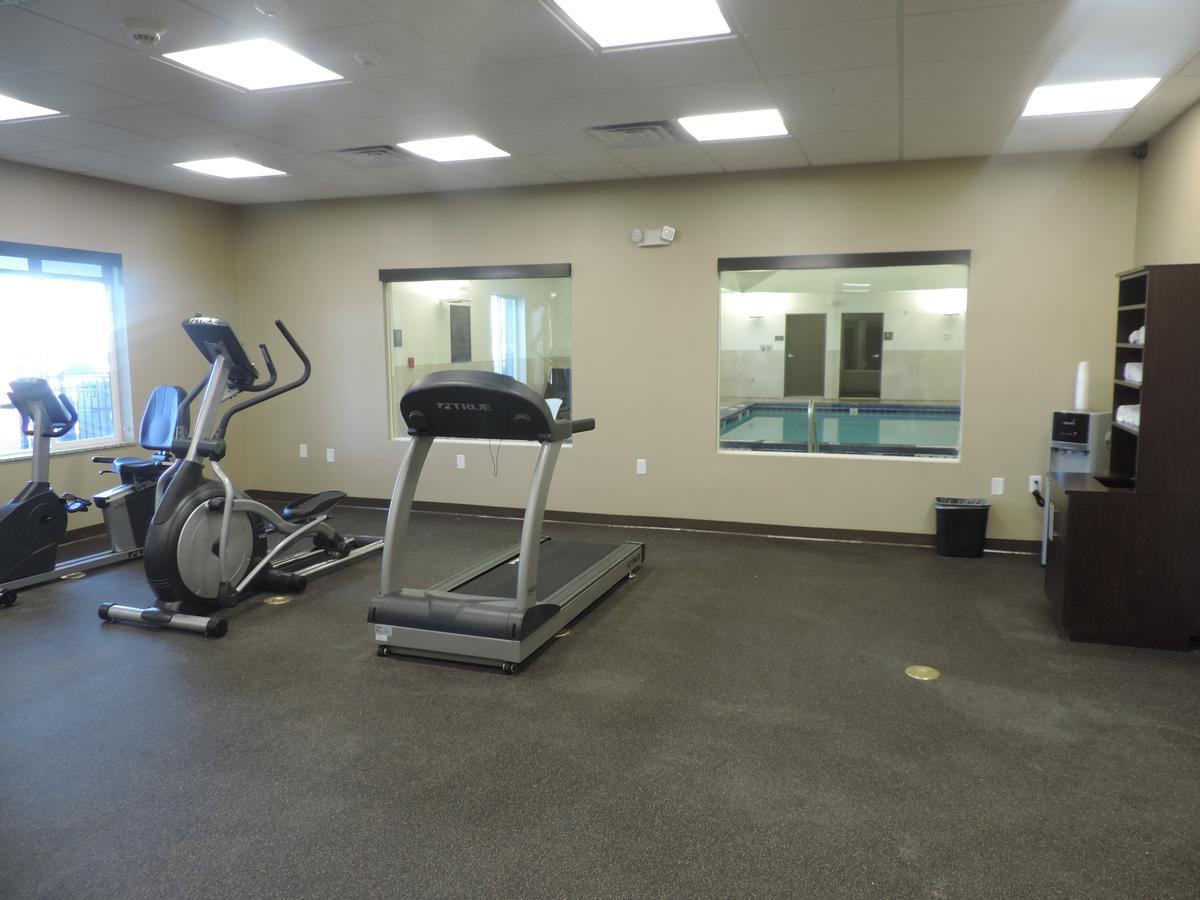 Heartland Inn And Suites Wheatland Экстерьер фото