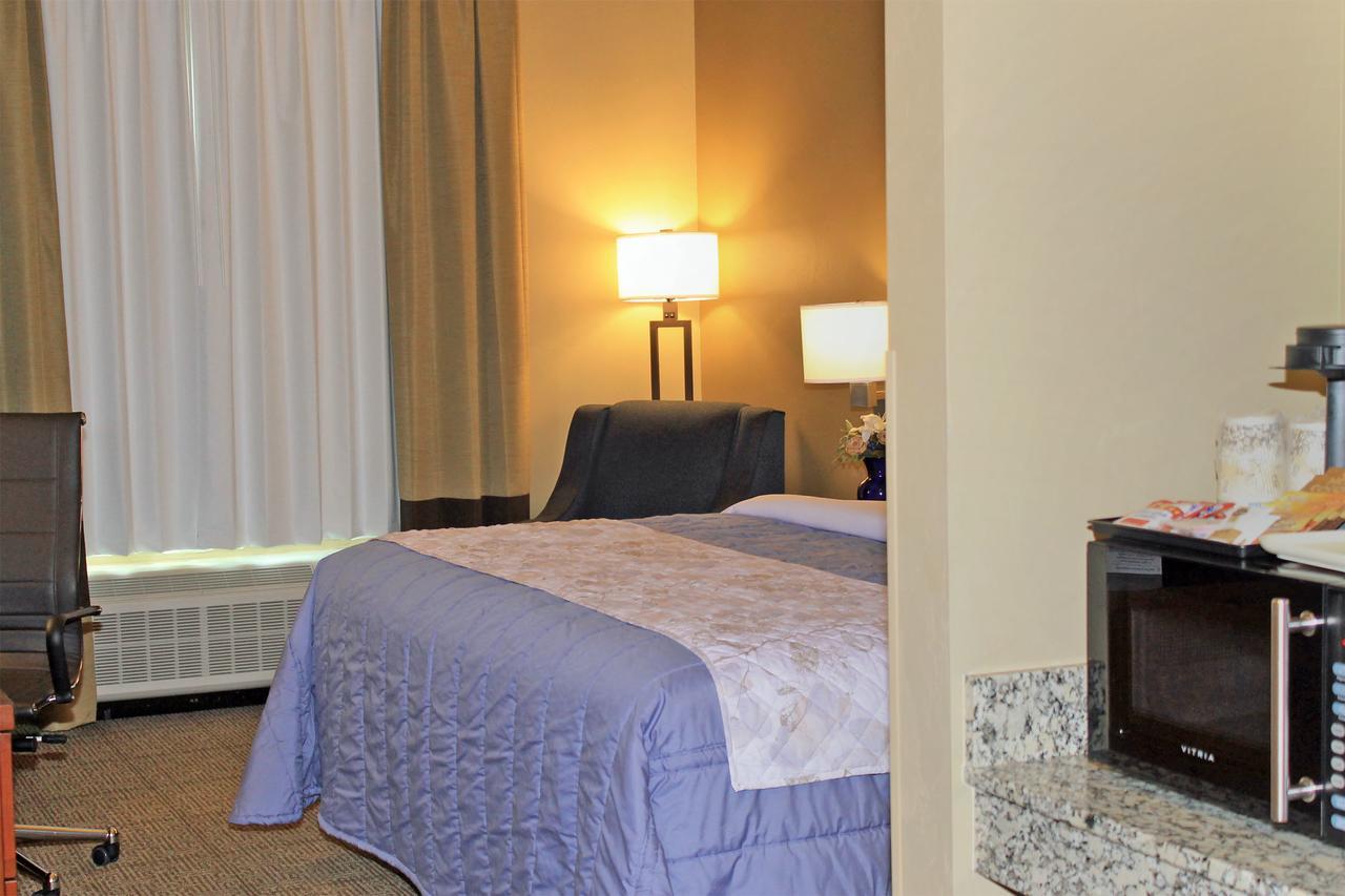 Heartland Inn And Suites Wheatland Экстерьер фото