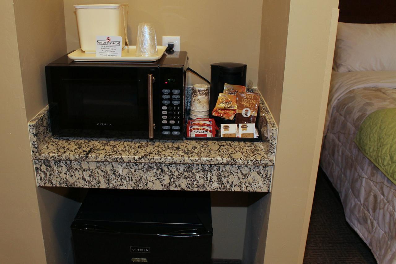 Heartland Inn And Suites Wheatland Экстерьер фото