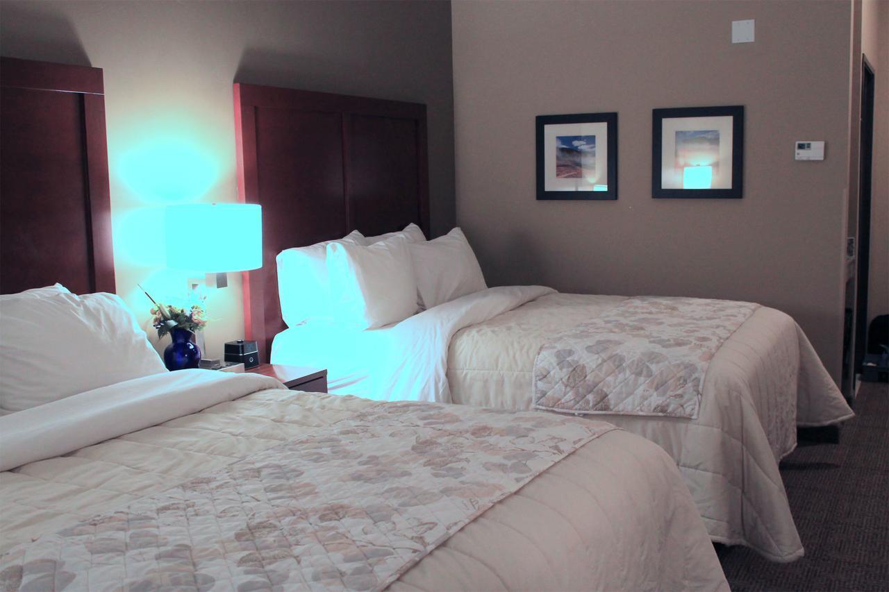 Heartland Inn And Suites Wheatland Экстерьер фото