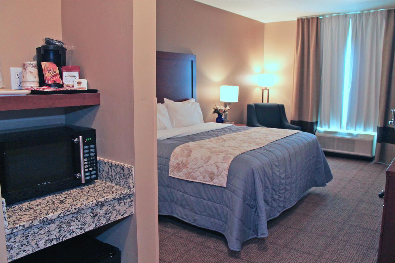 Heartland Inn And Suites Wheatland Экстерьер фото