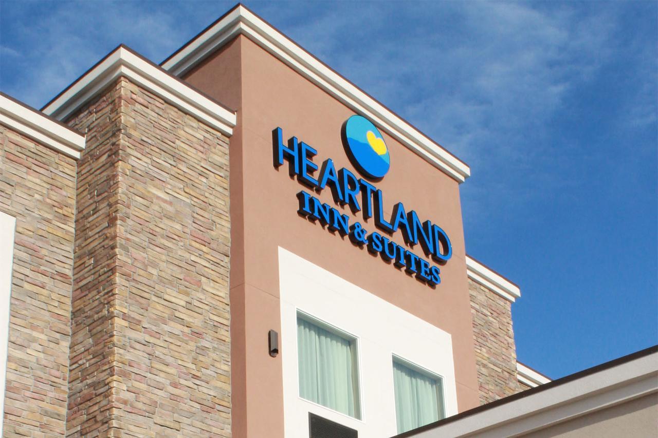 Heartland Inn And Suites Wheatland Экстерьер фото