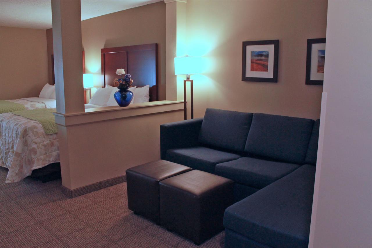 Heartland Inn And Suites Wheatland Экстерьер фото