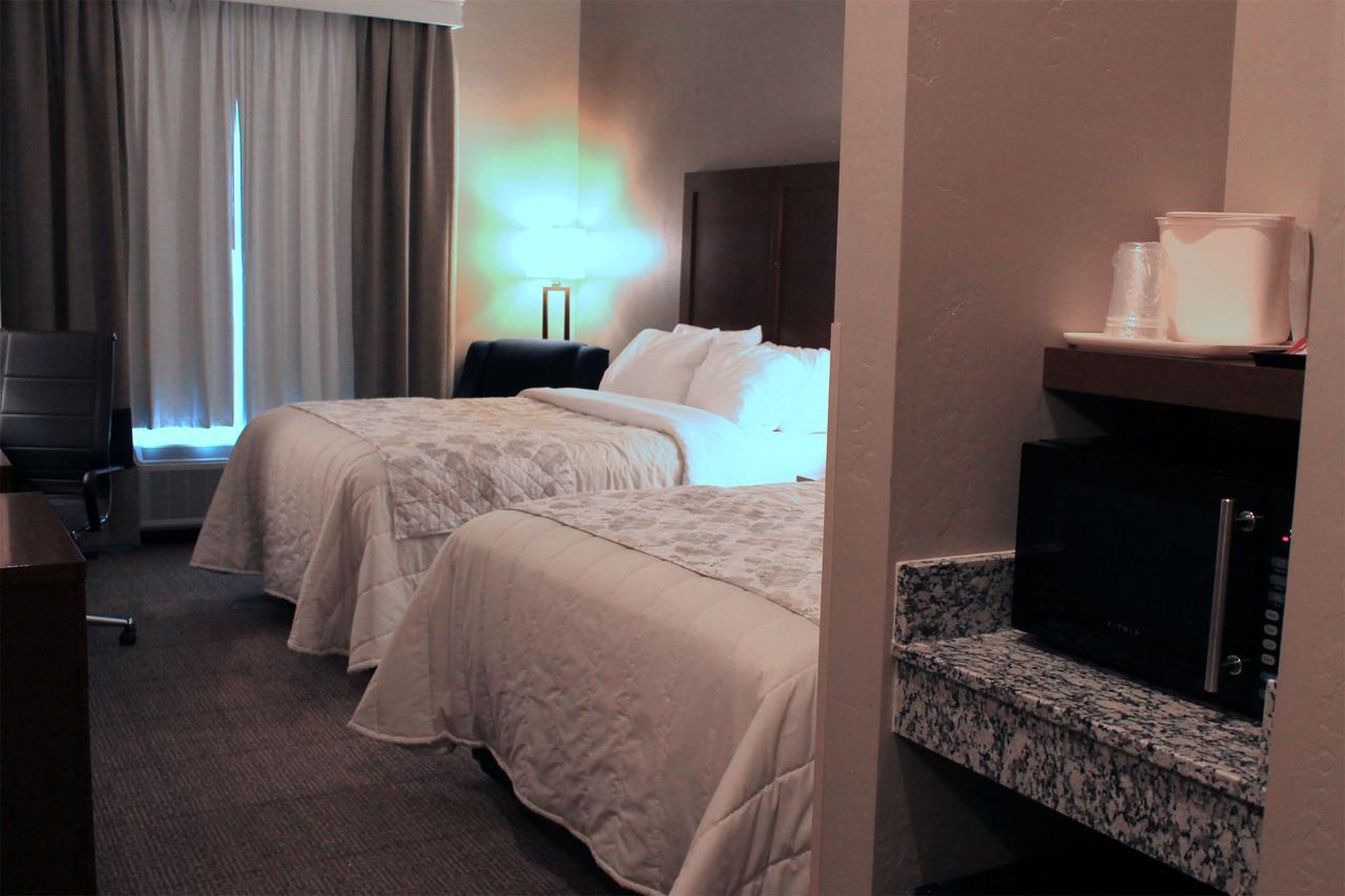 Heartland Inn And Suites Wheatland Экстерьер фото