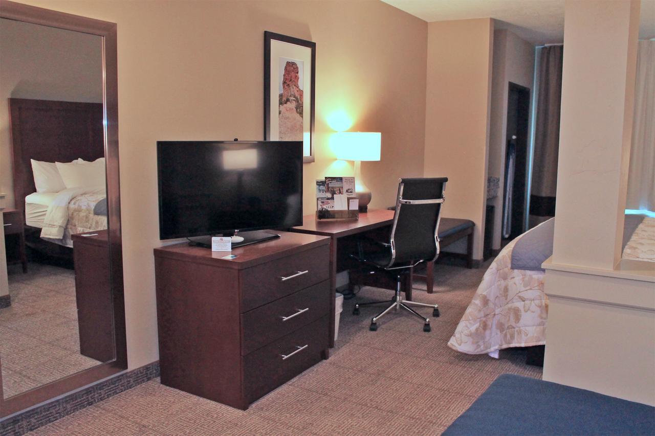 Heartland Inn And Suites Wheatland Экстерьер фото