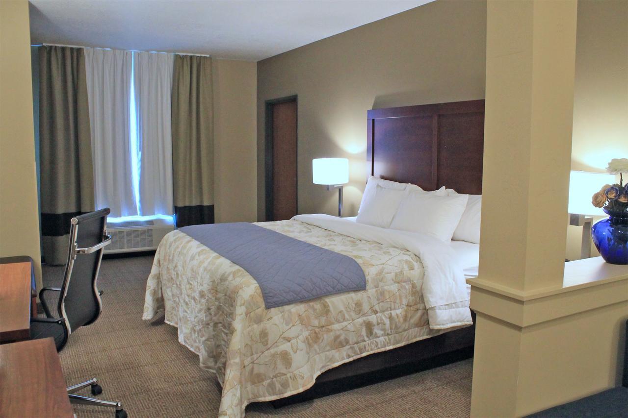 Heartland Inn And Suites Wheatland Экстерьер фото