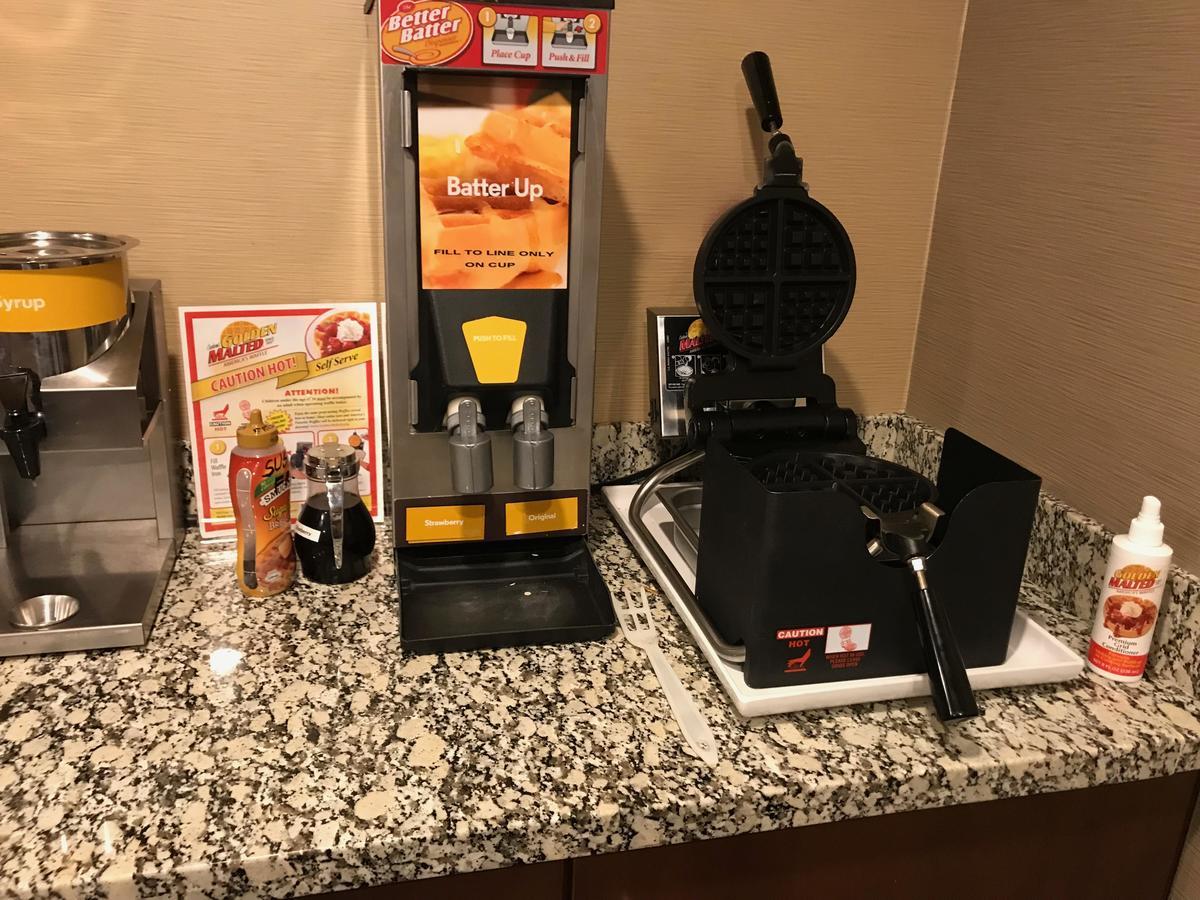 Heartland Inn And Suites Wheatland Экстерьер фото