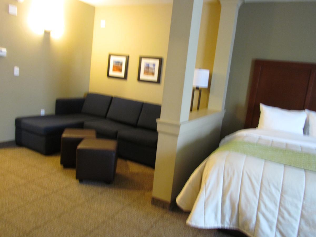 Heartland Inn And Suites Wheatland Экстерьер фото