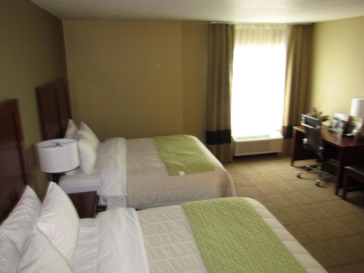 Heartland Inn And Suites Wheatland Экстерьер фото
