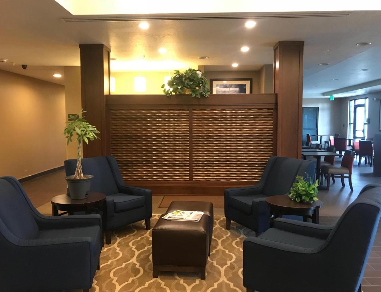Heartland Inn And Suites Wheatland Экстерьер фото