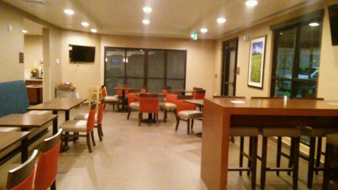 Heartland Inn And Suites Wheatland Экстерьер фото